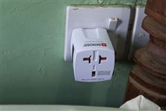 SKROSS cestovný adaptér MUV Micro, univerzálny, neuzemnený