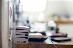 SKROSS cestovný adaptér MUV USB AC, univerzálny, neuzemnený, USB A+C 15W