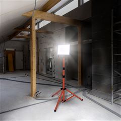 Solight LED reflektor s vysokým stojanom, 100W, 9000lm, 4000K, kábel so zástrčkou, IP65