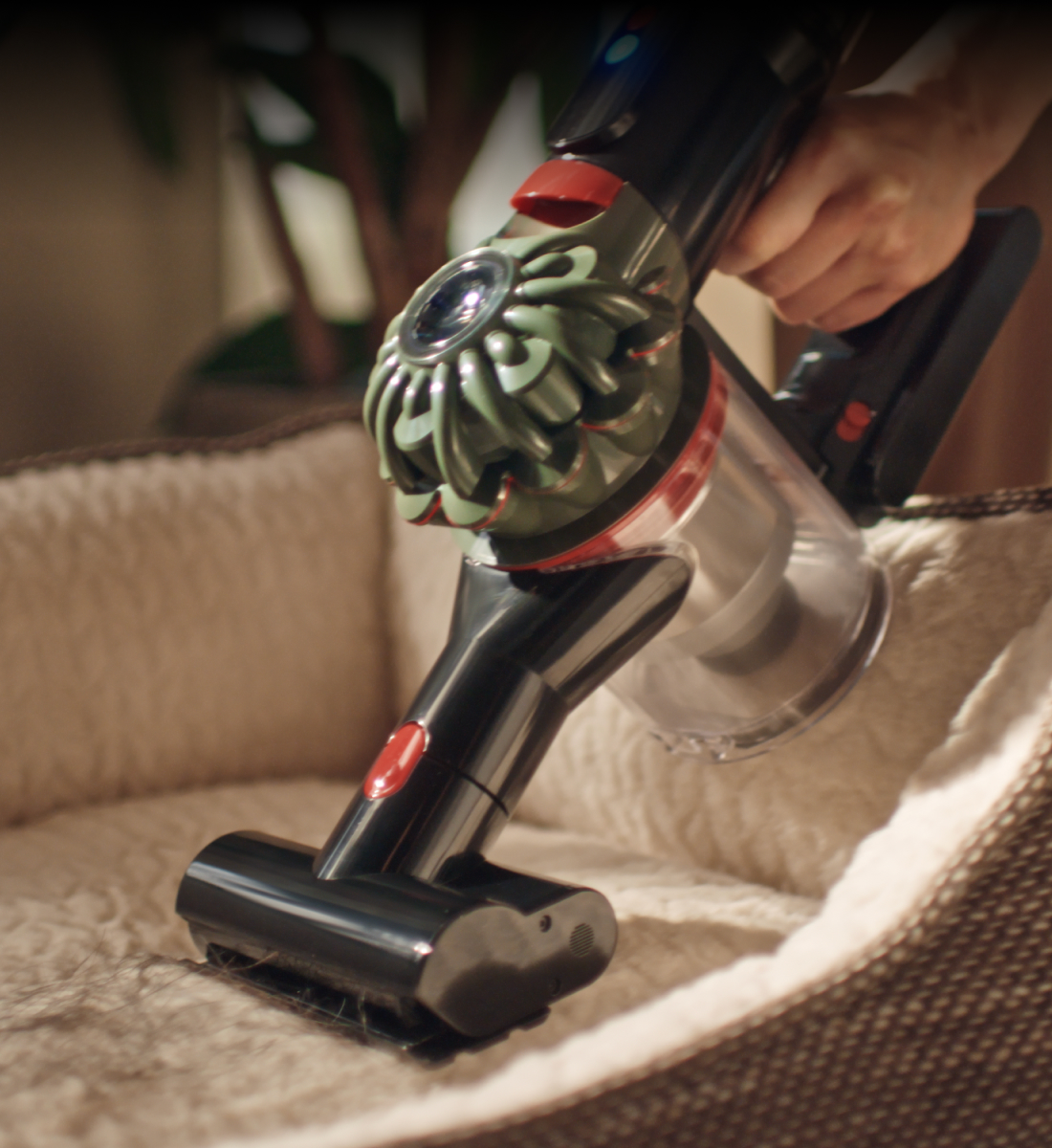 Minihubice s motorovým rotačním kartáčem