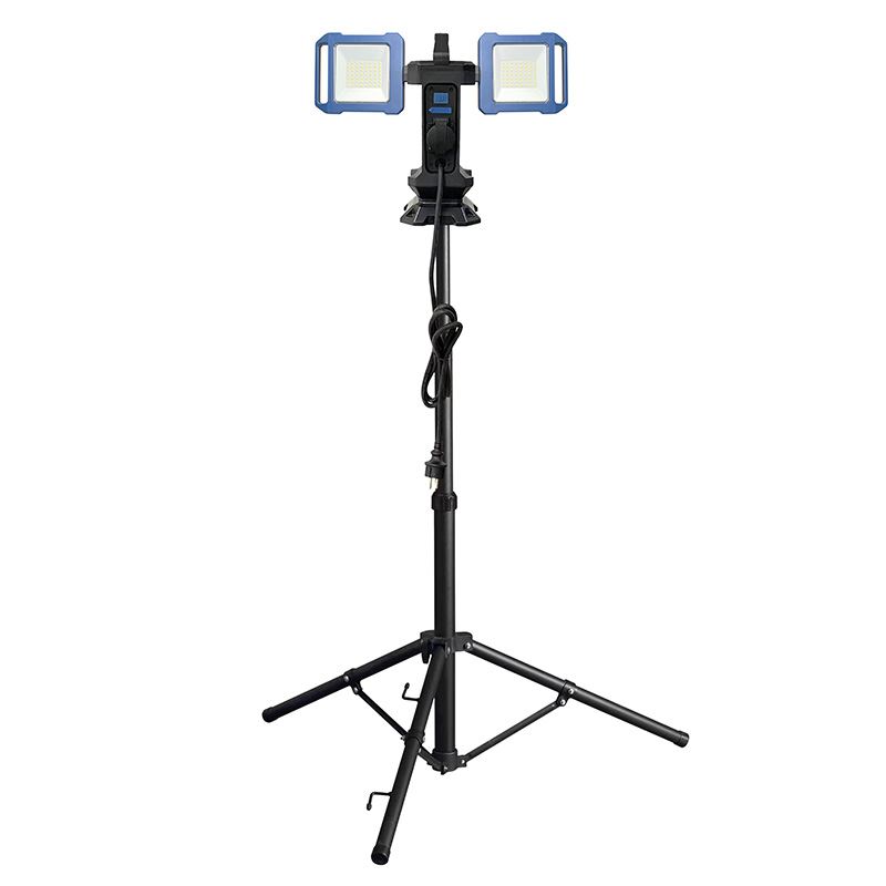Solight duálny teleskopický prenosný LED reflektor so zásuvkou, 2x30W, 5400lm, 4000K, 62-152cm, IP54